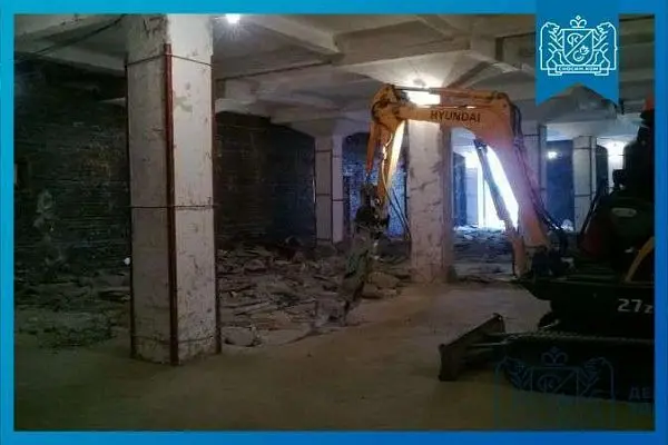 Демонтаж внутри зданий мини-техникой - фото 15